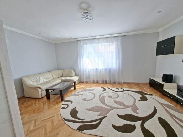 Apartament la casa 110 mp utili etaj 1 pivnita 20 mp zona Trei Stejari - foto 3