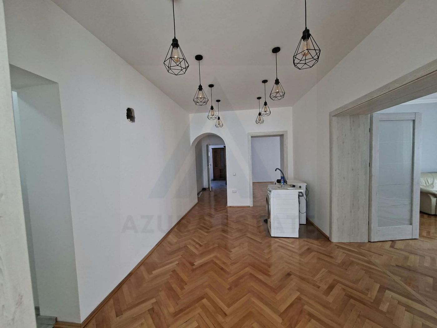 Apartament la casa 110 mp utili etaj 1 pivnita 20 mp zona Trei Stejari - foto 4