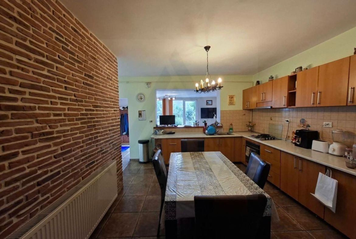 Casa cu etaj 113 mp utili curte libera 350mp garaj cu pod Gusterita - foto 5