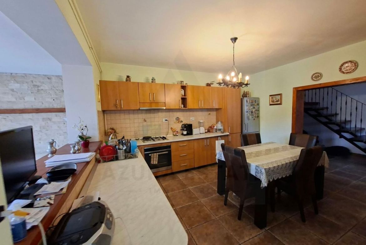 Casa cu etaj 113 mp utili curte libera 350mp garaj cu pod Gusterita - foto 6