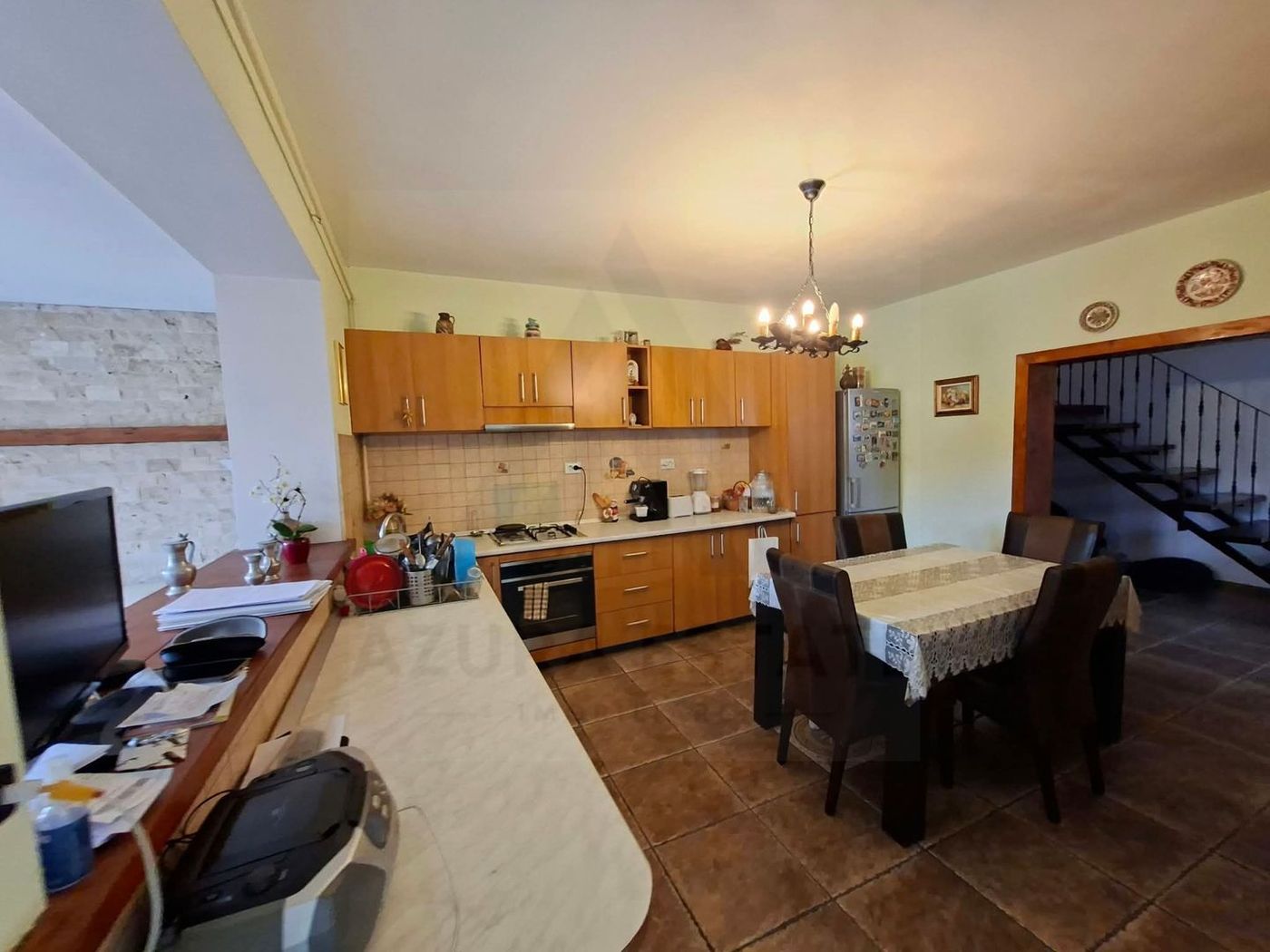 Casa cu etaj 113 mp utili curte libera 350mp garaj cu pod Gusterita - foto 6 Casa cu etaj 113 mp utili curte libera 350mp garaj cu pod Gusterita - foto 6