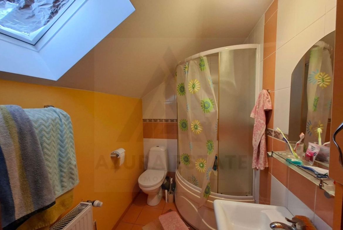 Casa cu etaj 113 mp utili curte libera 350mp garaj cu pod Gusterita - foto 8