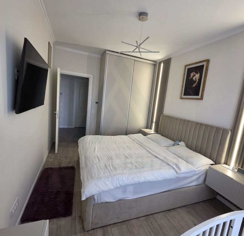 Apartament ultrafinisat 72 mp utili 3 camere 2 bai lift C. Surii Mici - foto 3