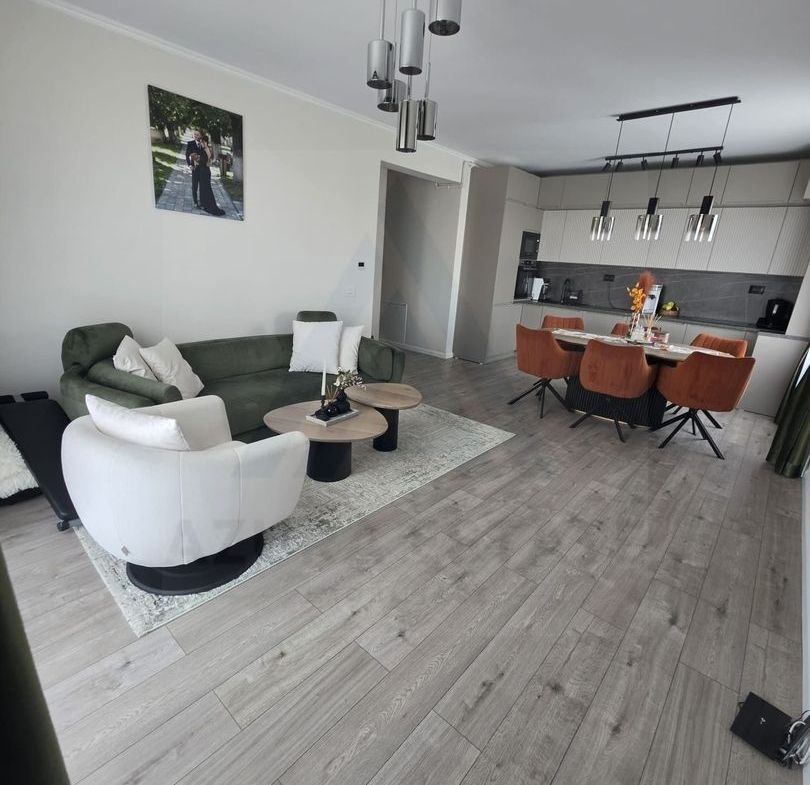 Apartament ultrafinisat 72 mp utili 3 camere 2 bai lift C. Surii Mici - foto 7