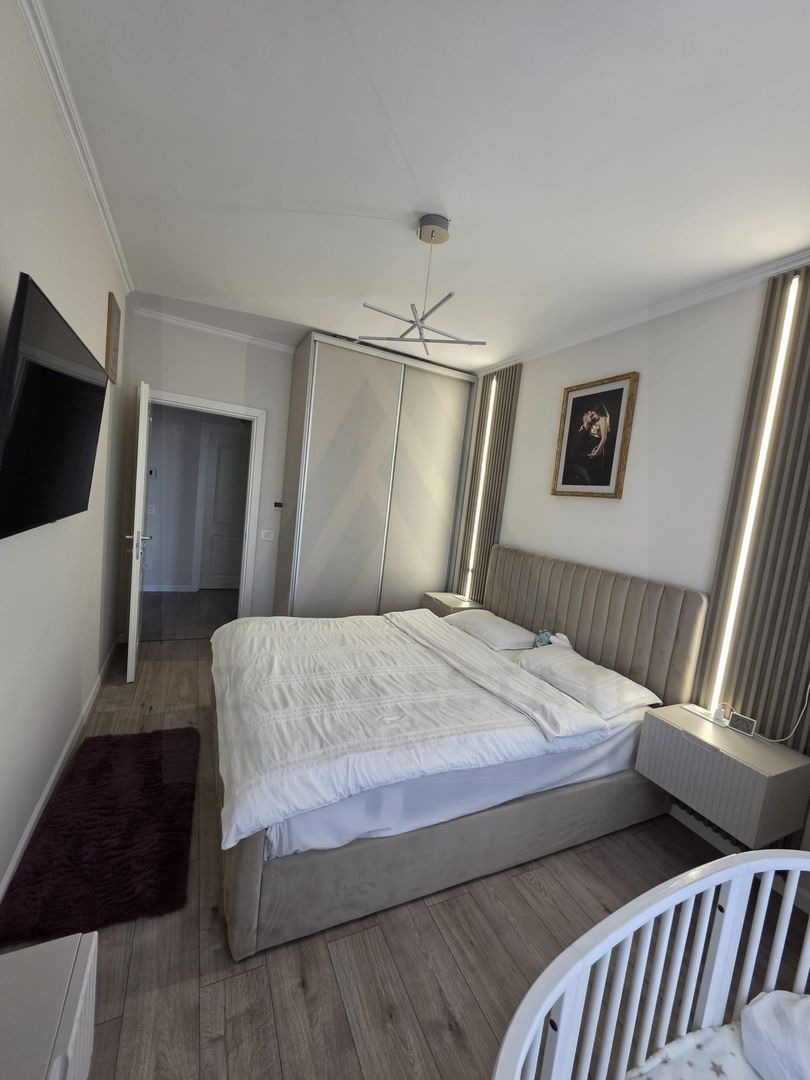 Apartament ultrafinisat 72 mp utili 3 camere 2 bai lift C. Surii Mici - foto 8
