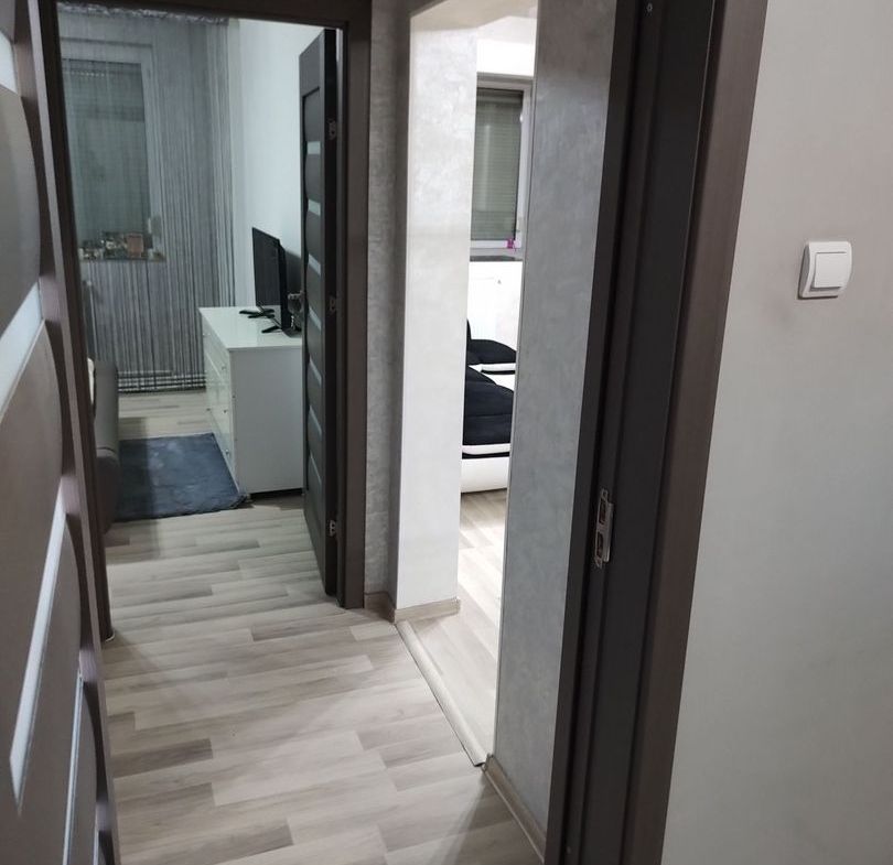 APARTAMENT 3 CAMERE – MICRO 17 – RENOVAT – ETAJ 3/4 – 64 MP - foto 3