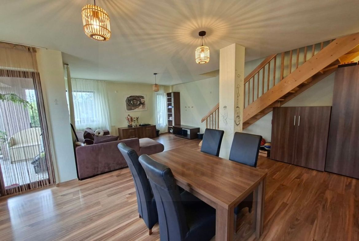 Apartament 3 camere 94 mp utili 2 bai 2 terase curte Calea Dumbravii - foto 4