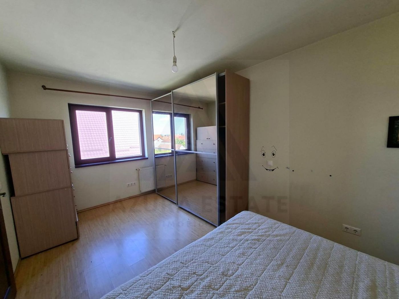 Apartament 3 camere 94 mp utili 2 bai 2 terase curte Calea Dumbravii - foto 7