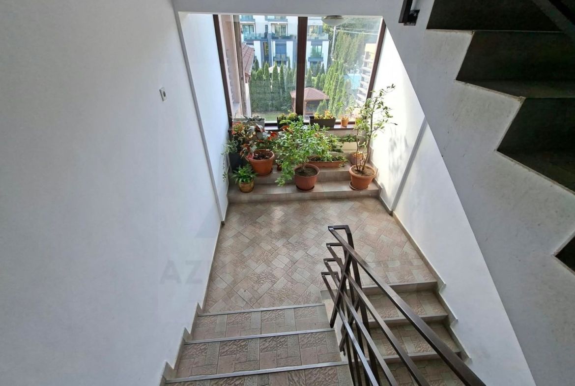 Apartament 3 camere 94 mp utili 2 bai 2 terase curte Calea Dumbravii - foto 8