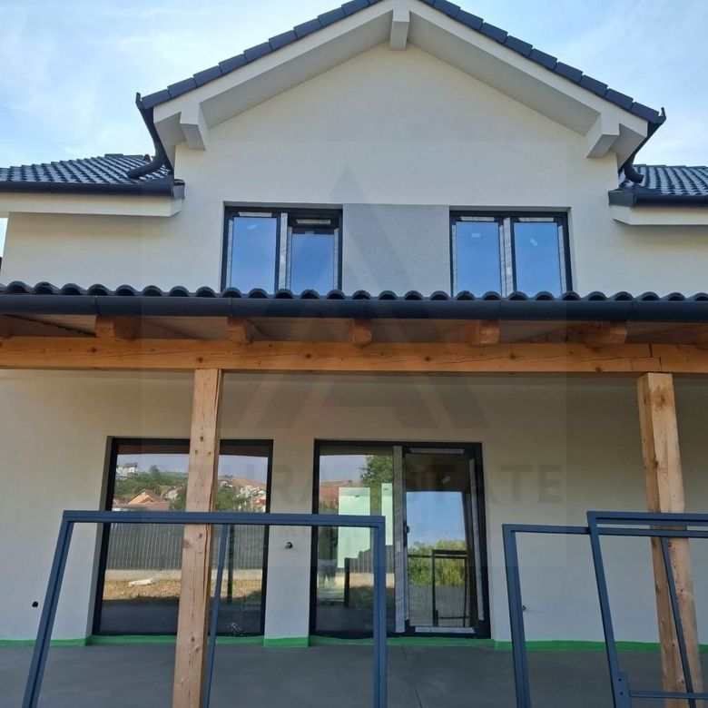 Casa 4 camere 2 bai terasa acoperita si teren 334 mp in Sura Mare - Imagine principala