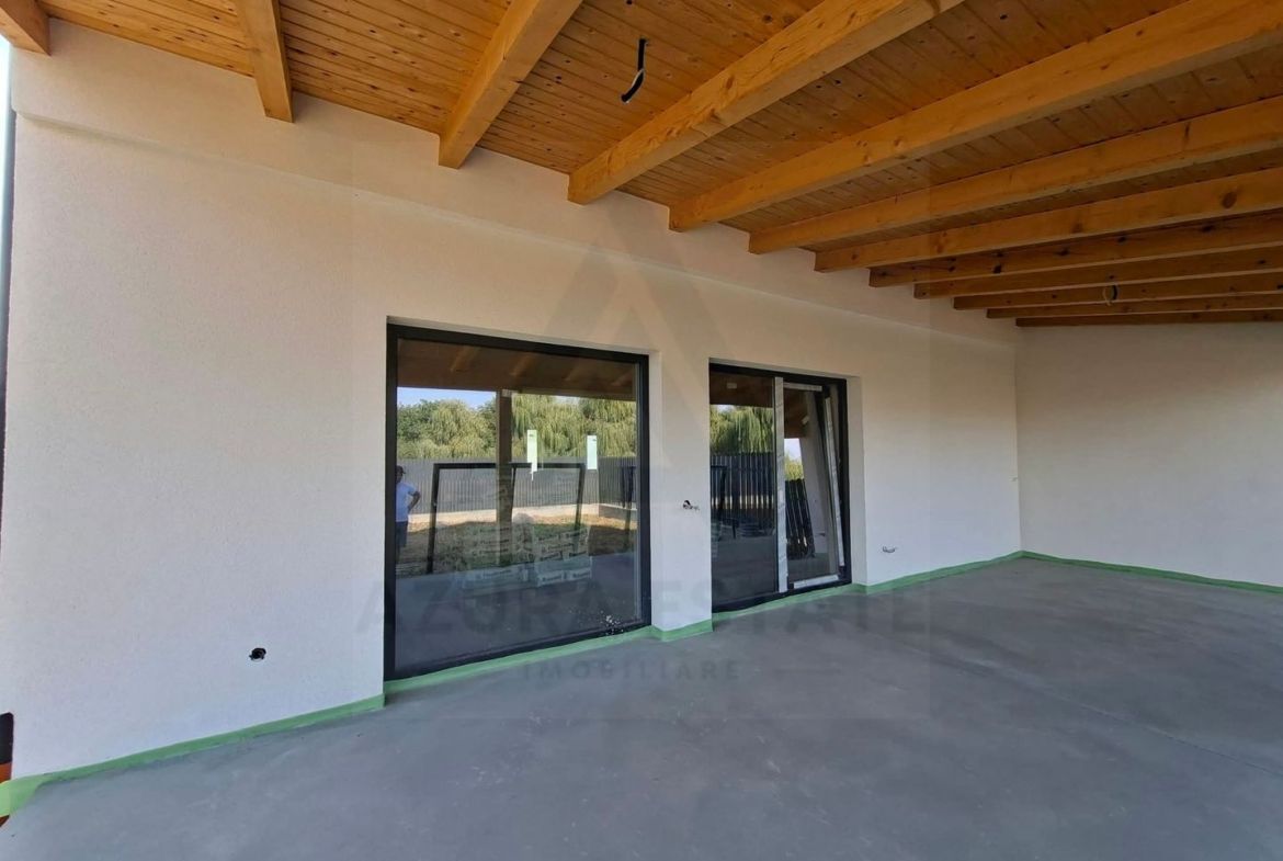 Casa 4 camere 2 bai terasa acoperita si teren 334 mp in Sura Mare - foto 4