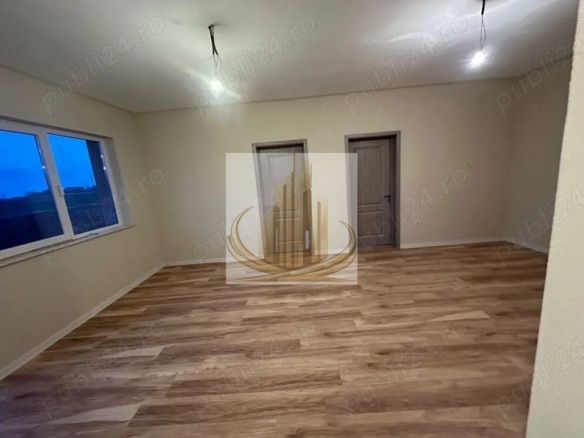 Vânzare jumătate de duplex în Ghiroda - Imagine principala