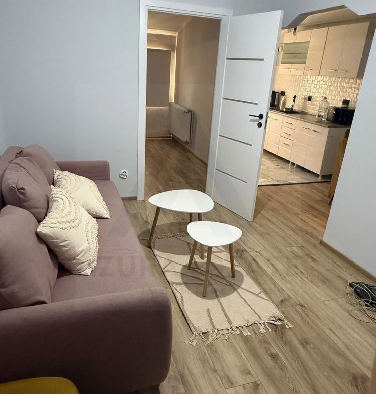 Apartament 2 camere decomandat etaj 1 zona Centrala - Imagine principala