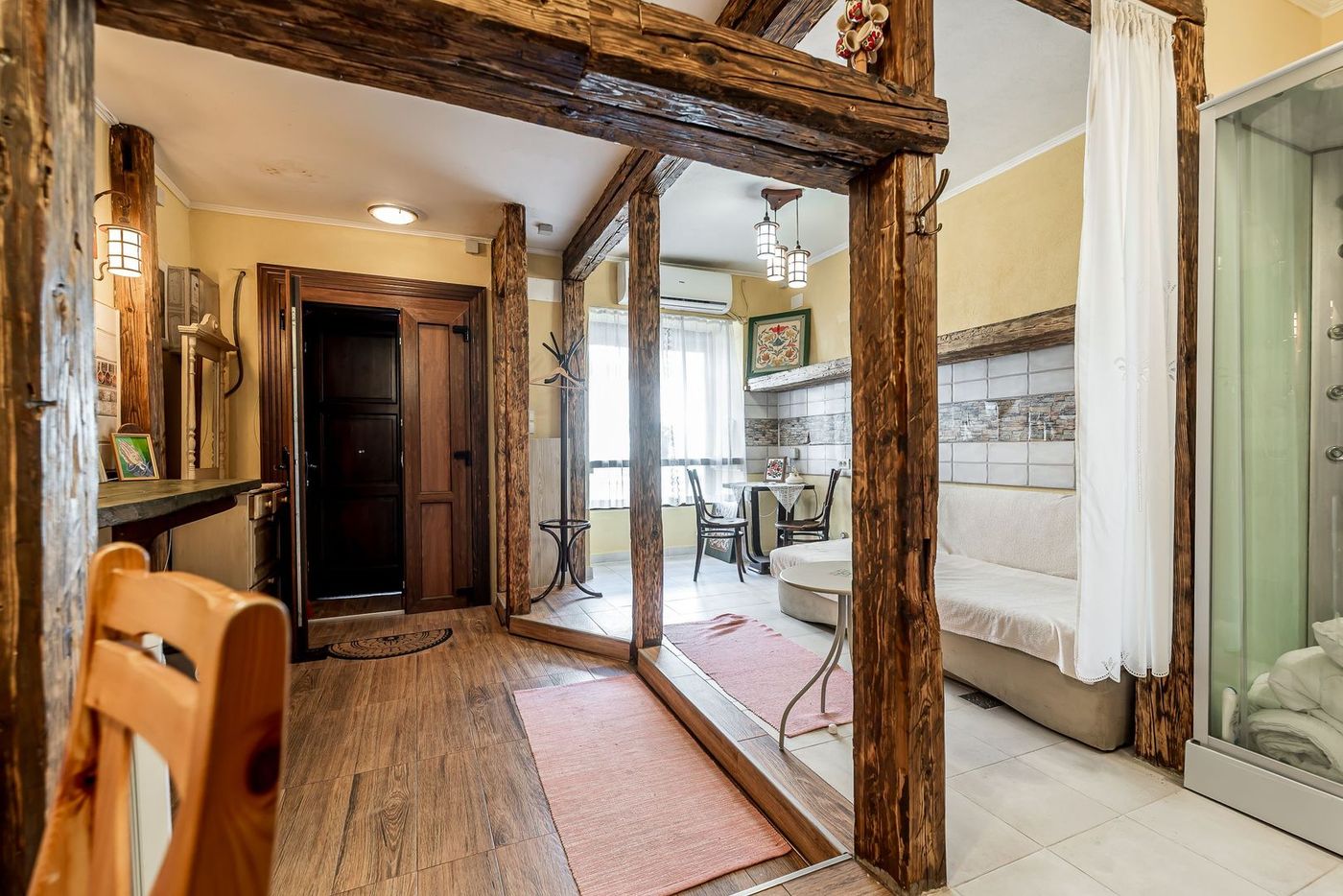 Spatiu comercial cu intrare din strada, fatada in curs de renovare - foto 7