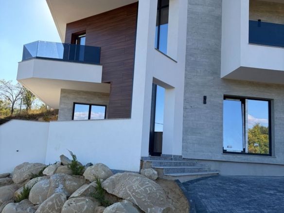 Casa individuala 4 camere, 3 bai, S+P+ET,  garaj, terasa - Imagine principala