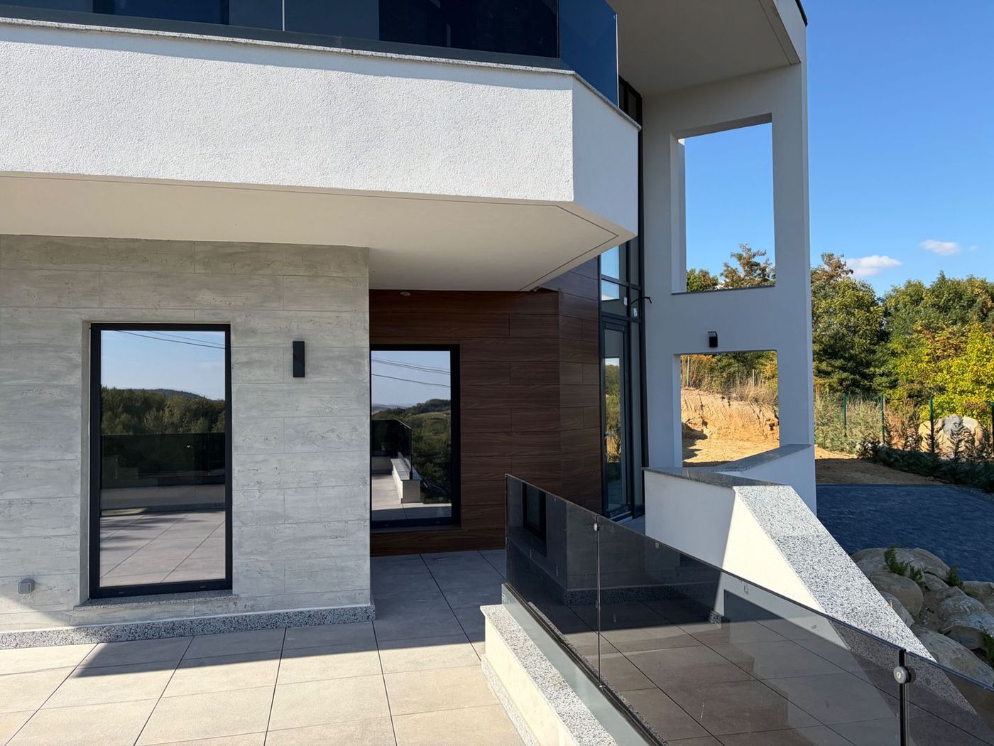 Casa individuala 4 camere, 3 bai, S+P+ET,  garaj, terasa - foto 4