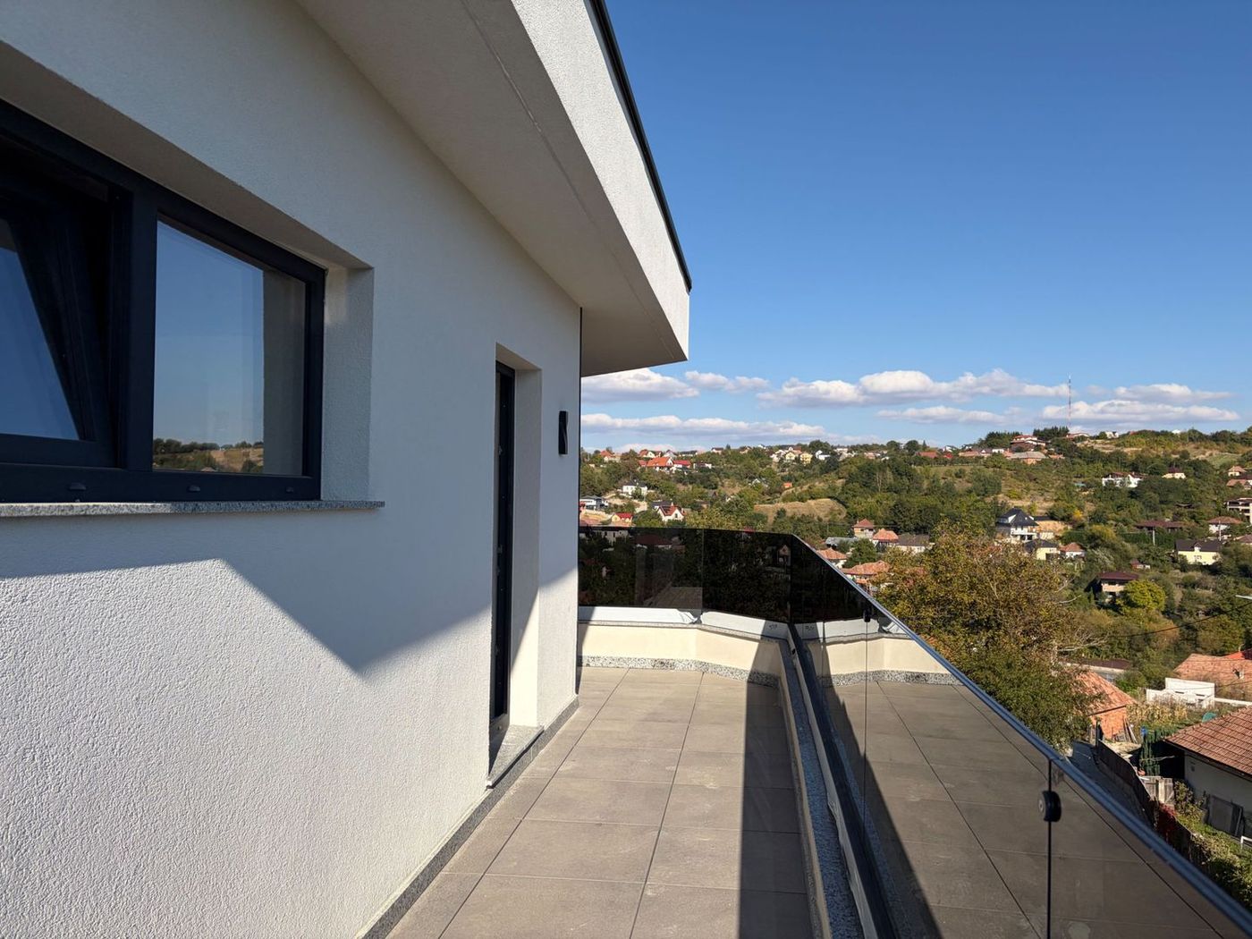 Casa individuala 4 camere, 3 bai, S+P+ET,  garaj, terasa - foto 6