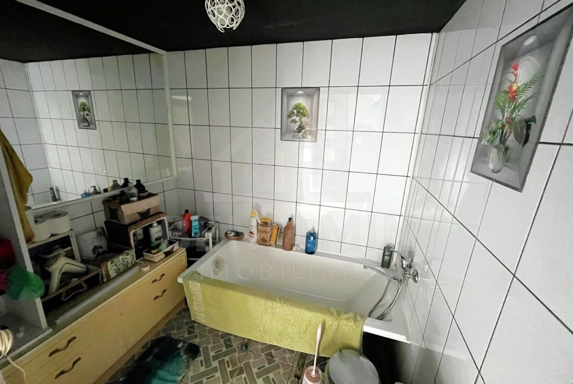 Casa Deosebita 3Camere 3Bai 1460mp Teren Garaj Piscina Bariera Valcii - foto 8