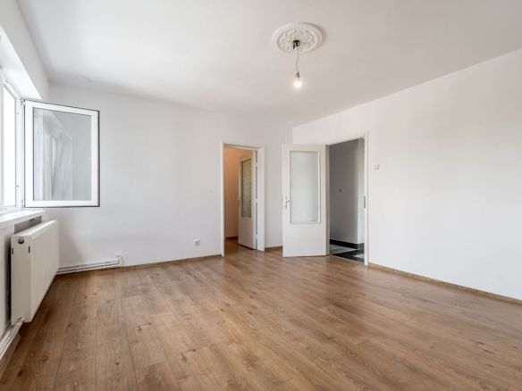 PRET NOU! Apartament 2 camere Ultracentral bvd Revolutiei - COMISION 0 - foto 2