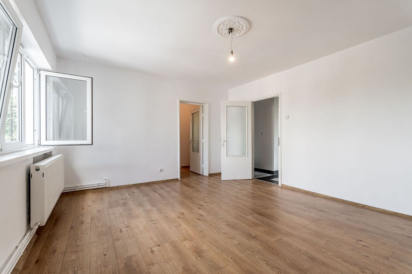 PRET NOU! Apartament 2 camere Ultracentral bvd Revolutiei - COMISION 0 - foto 2