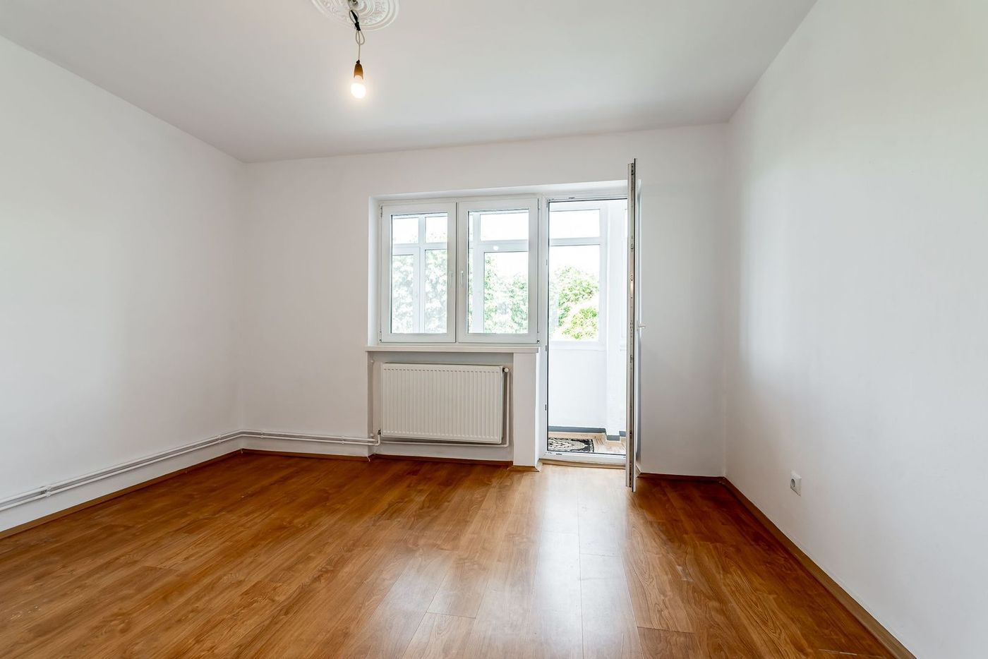PRET NOU! Apartament 2 camere Ultracentral bvd Revolutiei - COMISION 0 - foto 4