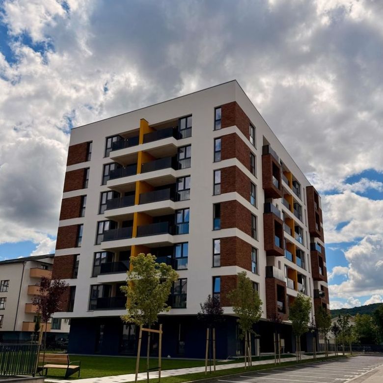 Apartament semifinisat 4 camere I Strada Tineretului I Floresti - Imagine principala