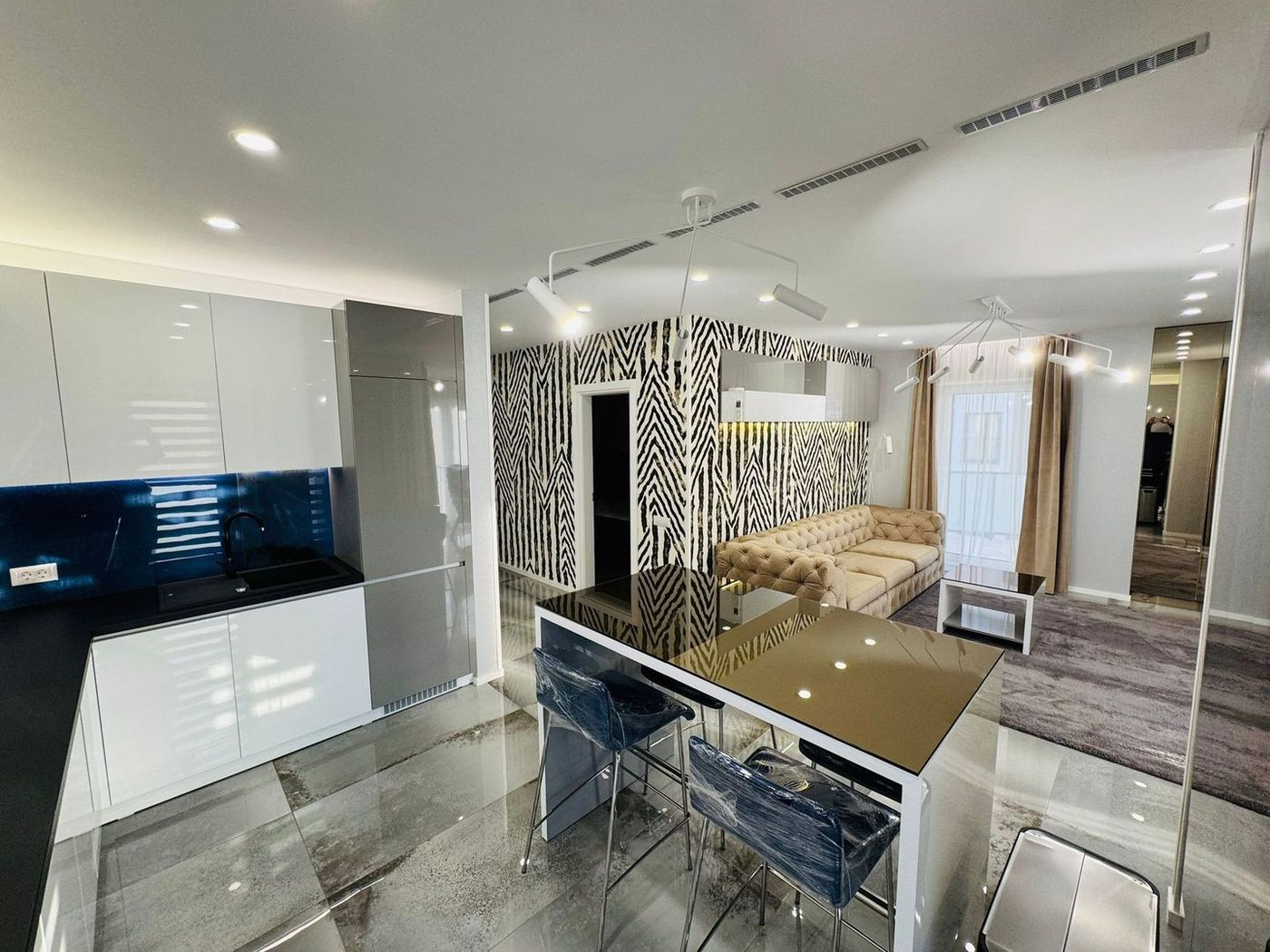 Apartament superfinisat | 2 camere  | 2 parcări | M. Romanul - foto 4
