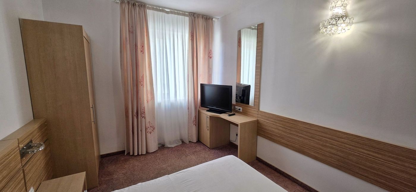 Apartament 2 camere de închiriat – Vitan Rin Grand Hotel 38 mp - Imagine principala