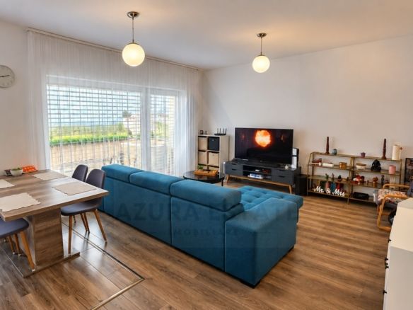 Apartament 3 camere 70 mp utili etaj 1 cu 2 locuri parcare pe D Renard - Imagine principala