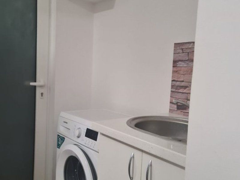 Garsoniera mobilata si utilata - zona garii 200 euro - foto 3