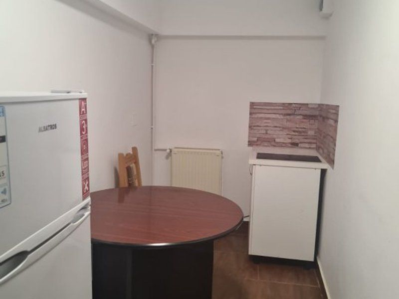 Garsoniera mobilata si utilata - zona garii 200 euro - foto 5