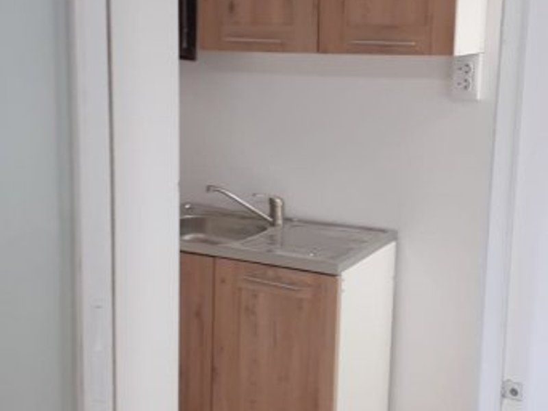 Garsoniera de inchiriat – Zona Centrala / Gara – 200 euro - foto 2