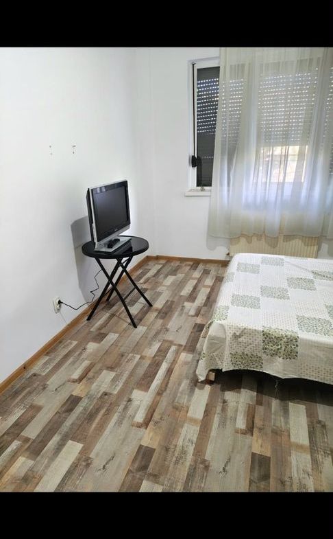 De inchiriat garsoniera in Micro 40, etaj 2/3, 900 lei - foto 3