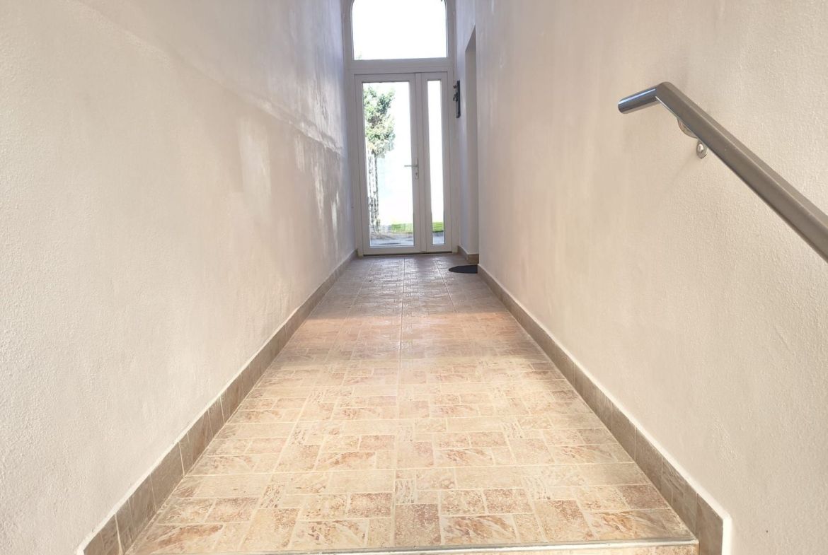 De închiriat: vilă renovată, Mihai Eminescu. 1 000 E/lună. Comision 0 - foto 6