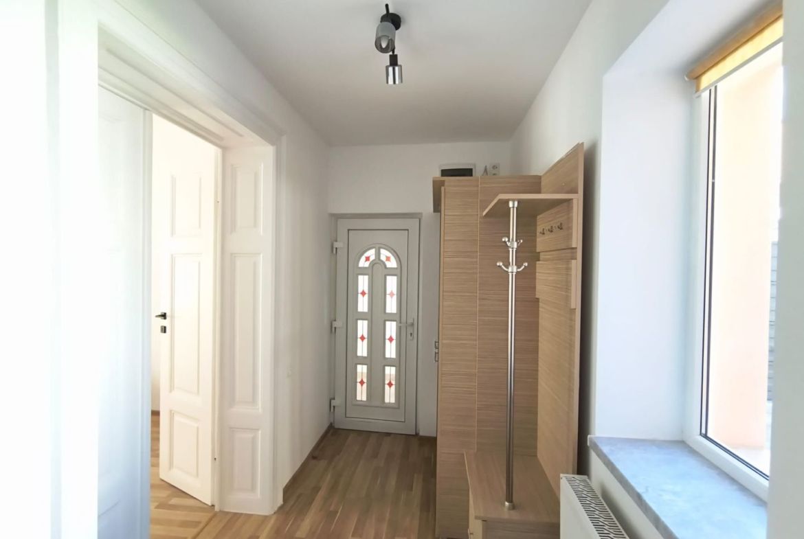 De închiriat: vilă renovată, Mihai Eminescu. 1 000 E/lună. Comision 0 - foto 8