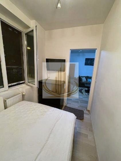 Apartament renovat cu 1 cameră transformat in 2 cam | zona MEDICINA f - foto 2