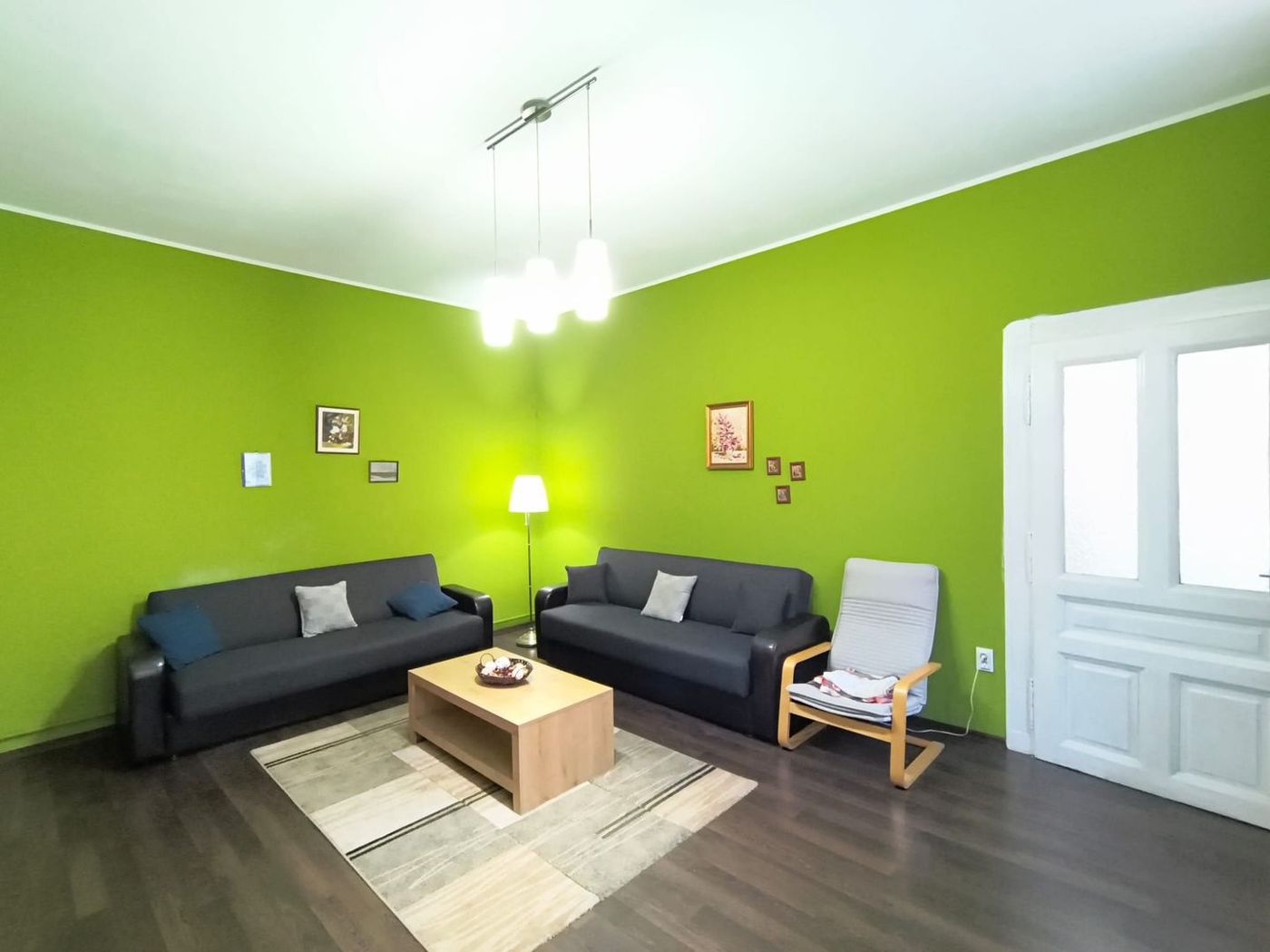 Apartament central, 2 camere, centrala gaz. 390 E/lună. Comision 0 - Imagine principala
