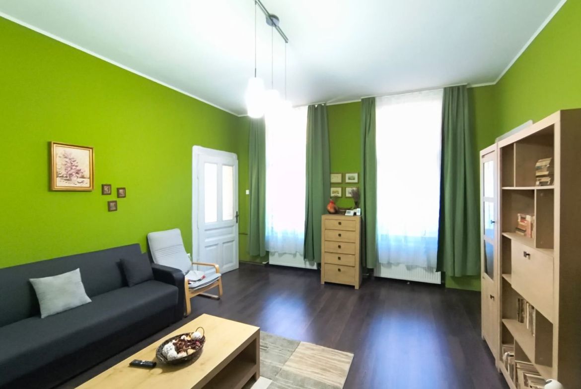 Apartament central, 2 camere, centrala gaz. 390 E/lună. Comision 0 - foto 2