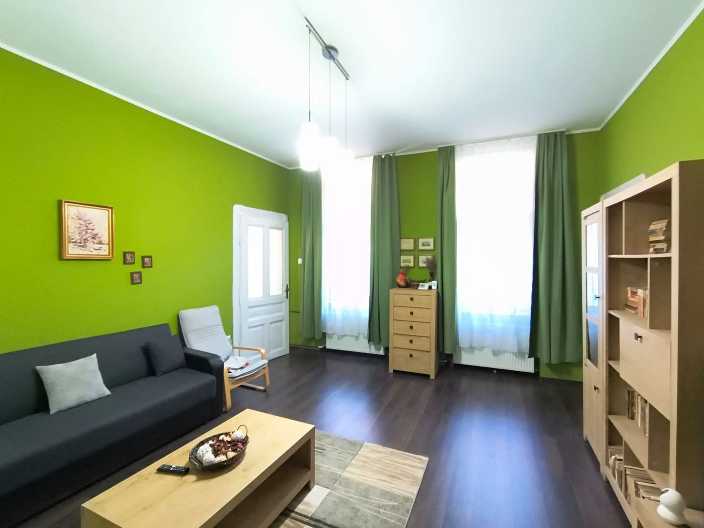 Apartament central, 2 camere, centrala gaz. 390 E/lună. Comision 0 - foto 2