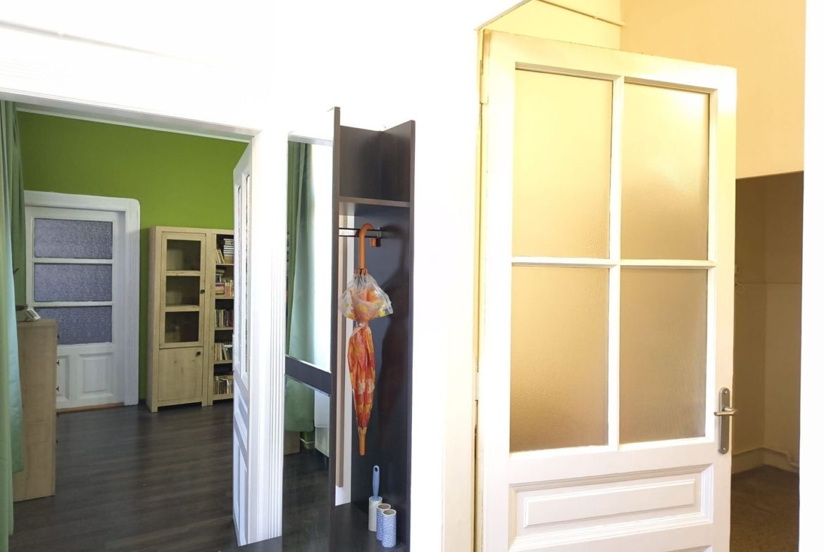 Apartament central, 2 camere, centrala gaz. 390 E/lună. Comision 0 - foto 4