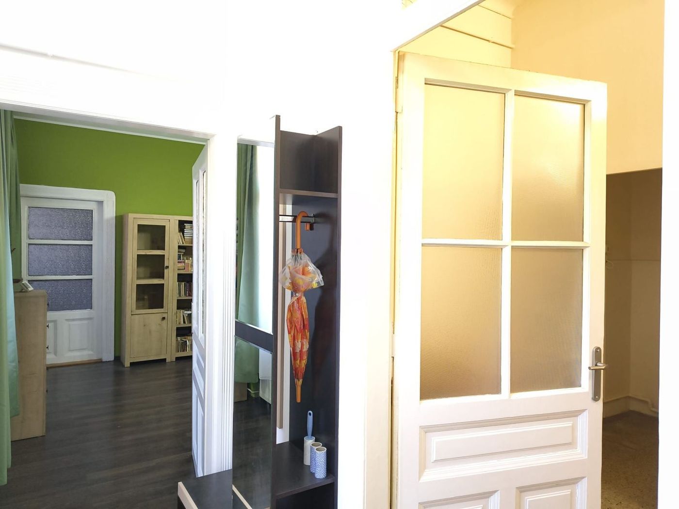 Apartament central, 2 camere, centrala gaz. 390 E/lună. Comision 0 - foto 4