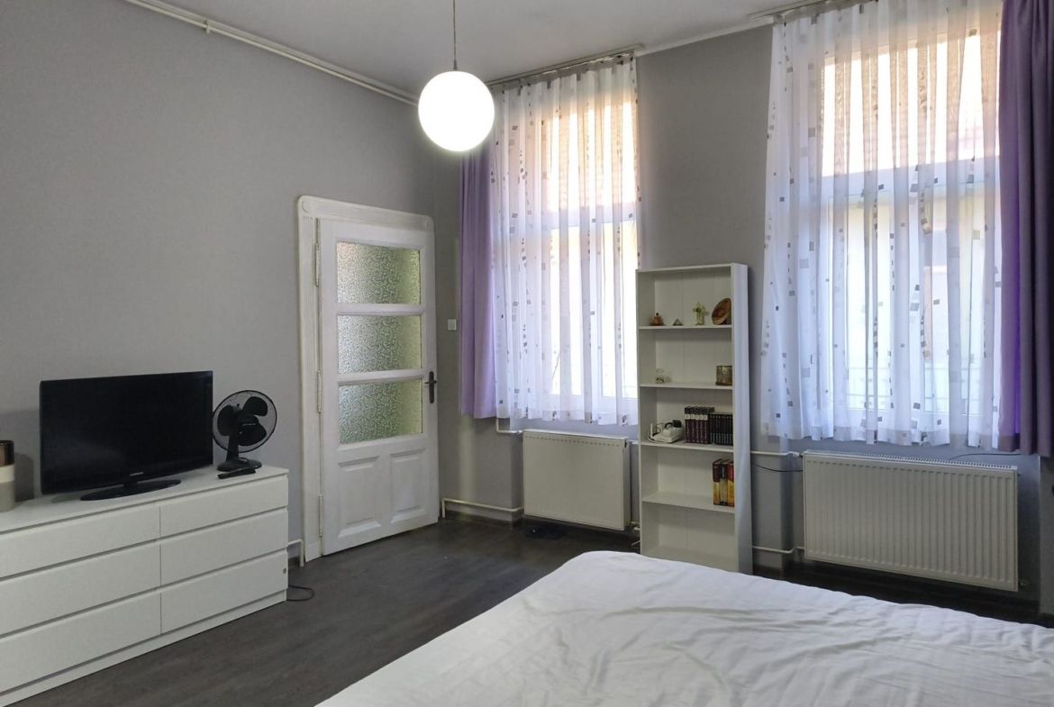 Apartament central, 2 camere, centrala gaz. 390 E/lună. Comision 0 - foto 5
