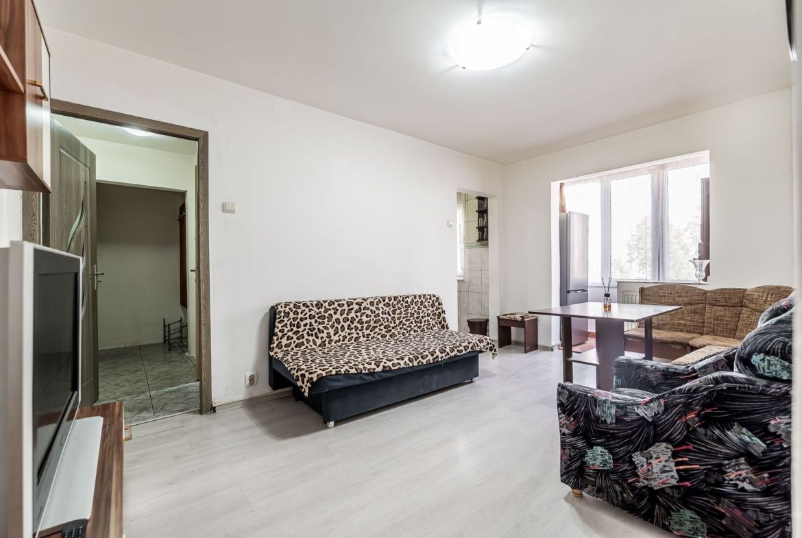 Apartament cu 3 camere, etaj 1 + loc de parcare pe Aleea Predeal - foto 2