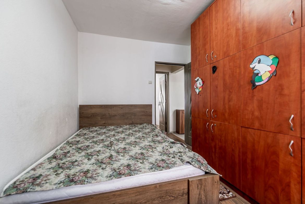 Apartament cu 3 camere, etaj 1 + loc de parcare pe Aleea Predeal - foto 4