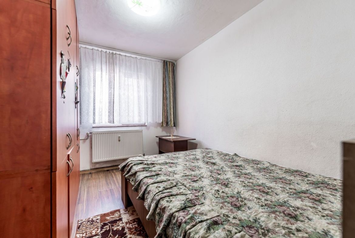 Apartament cu 3 camere, etaj 1 + loc de parcare pe Aleea Predeal - foto 5