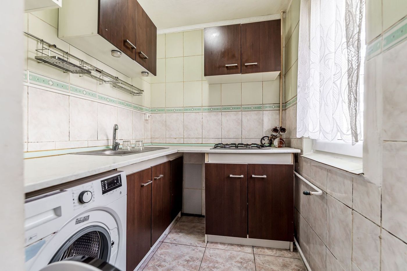 Apartament cu 3 camere, etaj 1 + loc de parcare pe Aleea Predeal - foto 8