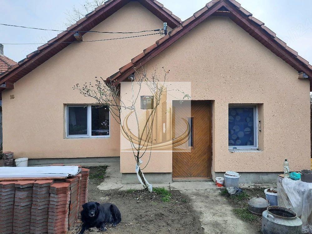 Casă individuală Plopi, 75 mp, teren 1.365 mp, 2 corpuri - Imagine principala