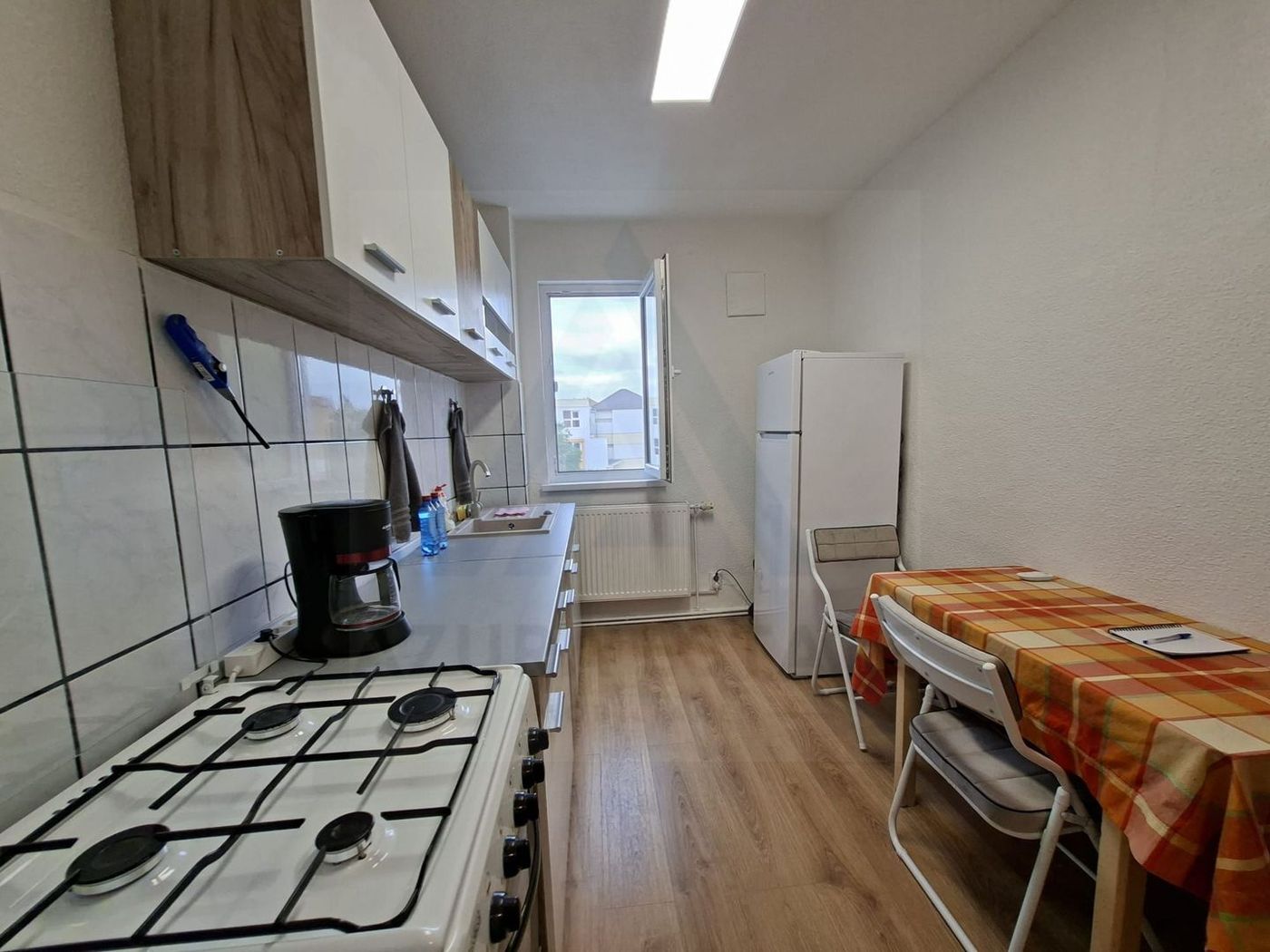 Apartament 3 camere etaj 2 renovat prima inchiriere pe Mihai Viteazul - foto 4