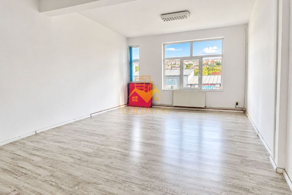 Spatiu comercial/ birouri, aprox. 200 mp, lângă METRO, BMW, Floresti - foto 3