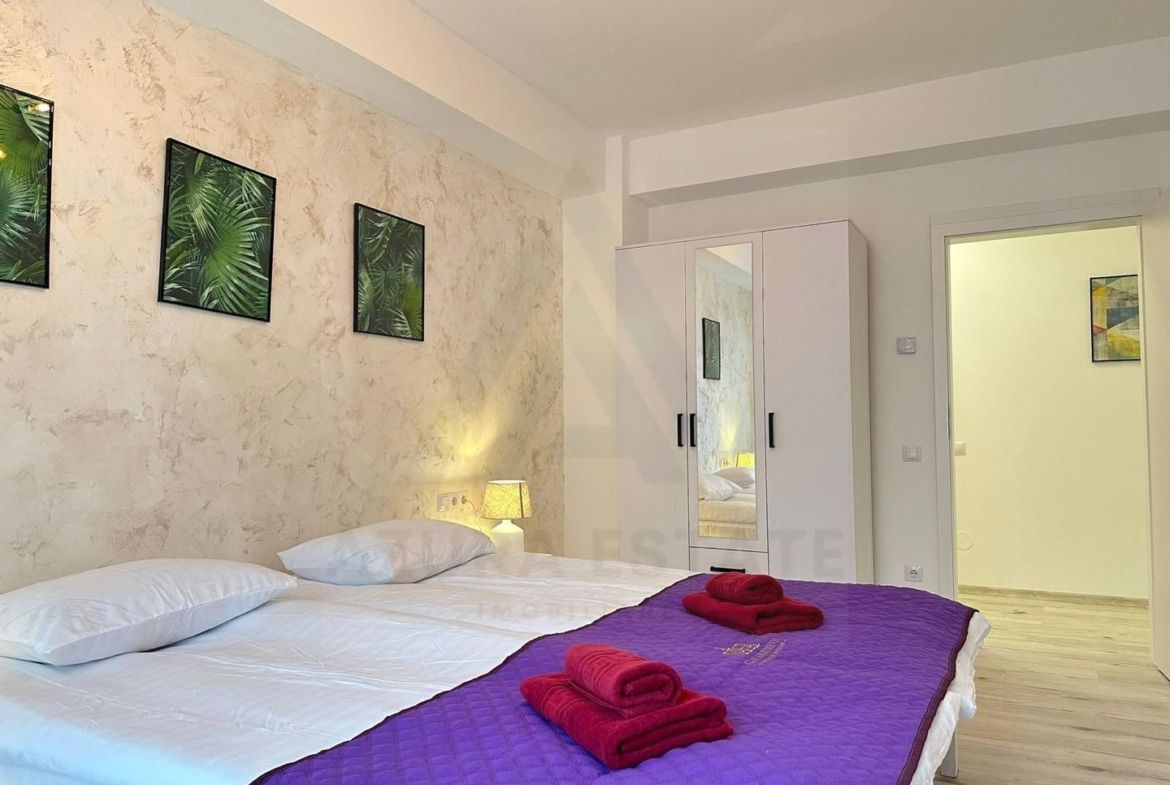 Apartament modern 3 camere 101 mp 2 bai lift terasa si parcare Central - foto 6